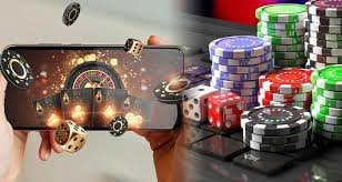 Mobile phone displaying delislot Live Casino roulette table with live betting interface and dealer camera